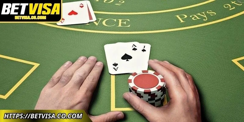 Cách chơi xì dách 3 lá quan sát hành động đối thủ